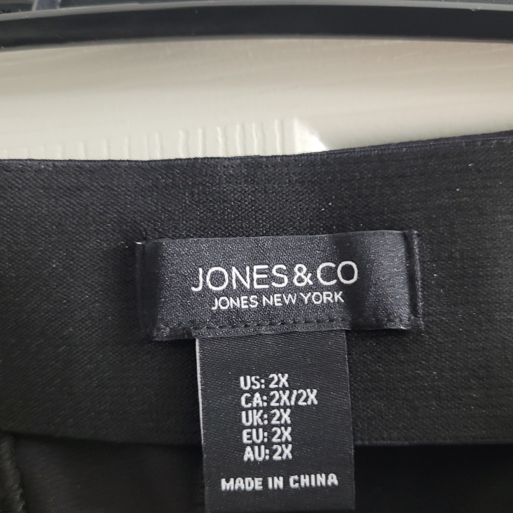 Jones New York Classic Black Straight Leg Pants - Picture 2 of 3